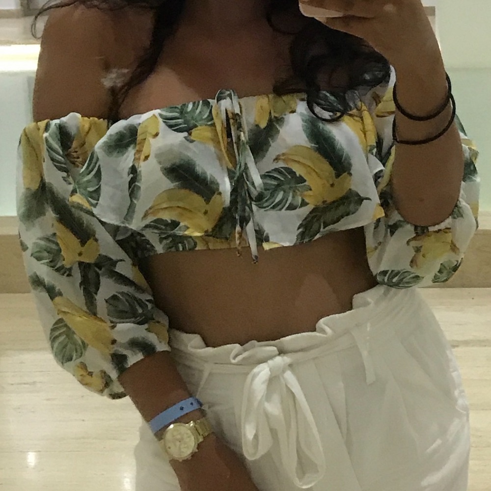 🍌CUTE FUN CROP TOP